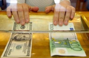 Беларусы продали в июне валюты на 664,51 млн долларов