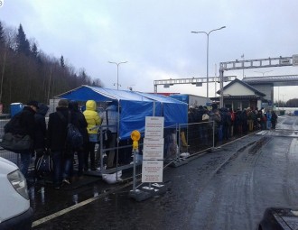 На беларусско-литовской границе наблюдается столпотворение автомобилей