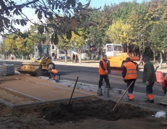 Перад прыездам Лукашэнкі ў Бараўлянах сотні людзей сагналі на добраўпарадкаванне (ФОТА)