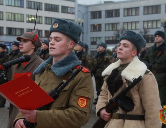 Мінабароны патлумачыла, навошта ў Барысаве прызыўнікі прысягалі СССР