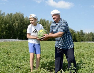 Лукашенко пиарится с помощью младшего сына