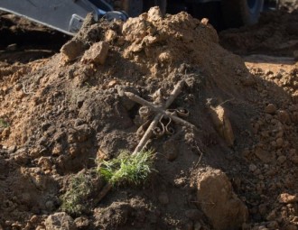 У Мінску падчас дарожных работ раскапалі чалавечыя косткі