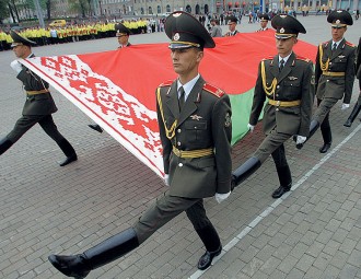 Более тысячи военнослужащих присягнули сегодня на верность народу Беларуси