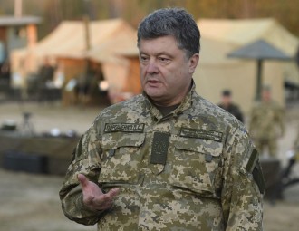 Порошенко заявил об угрозе полномасштабной войны с Россией